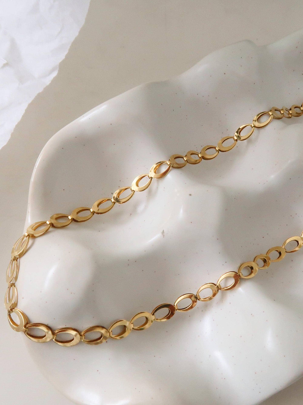 EVA Oval Link Chain Necklace