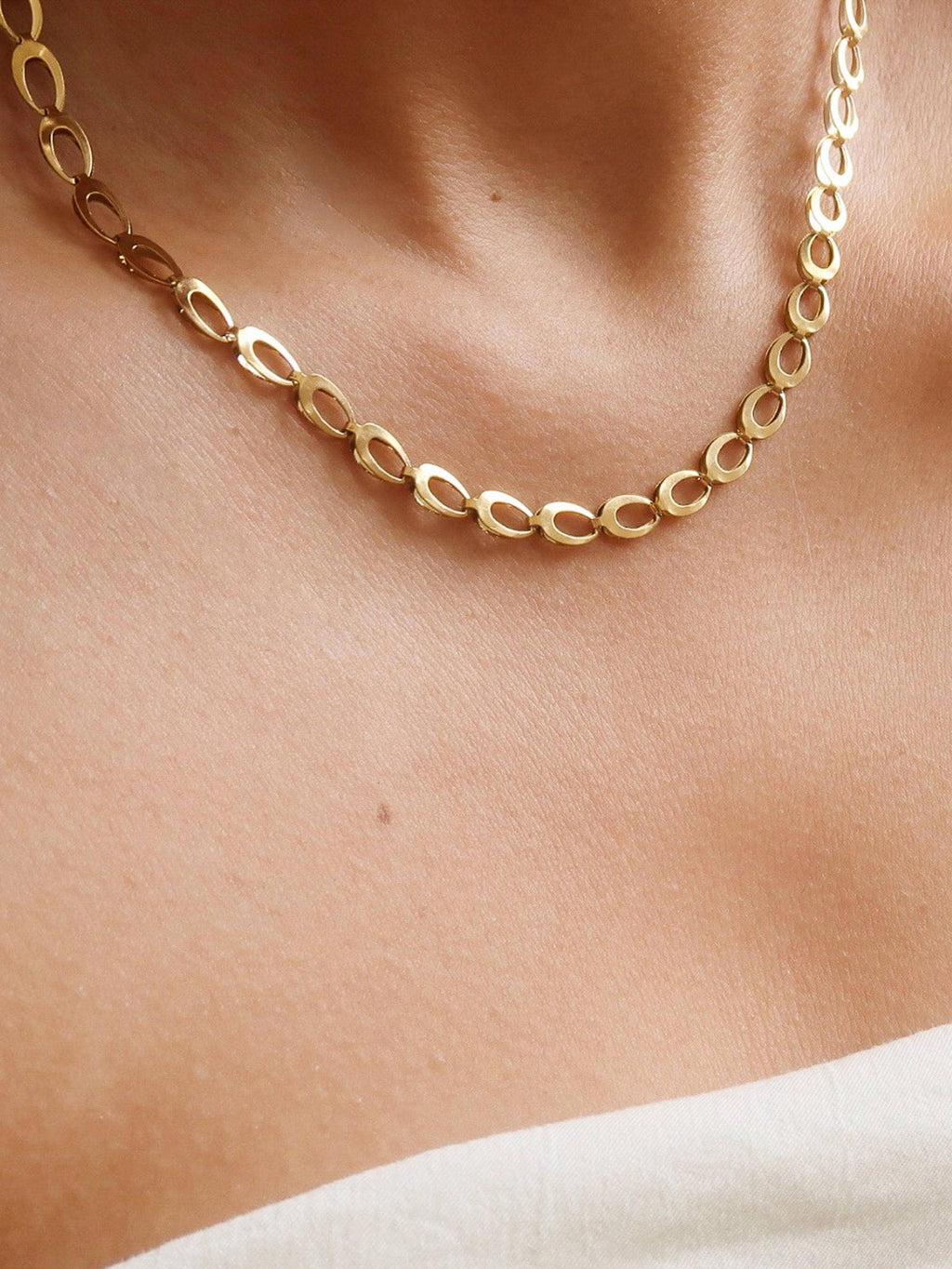 EVA Oval Link Chain Necklace