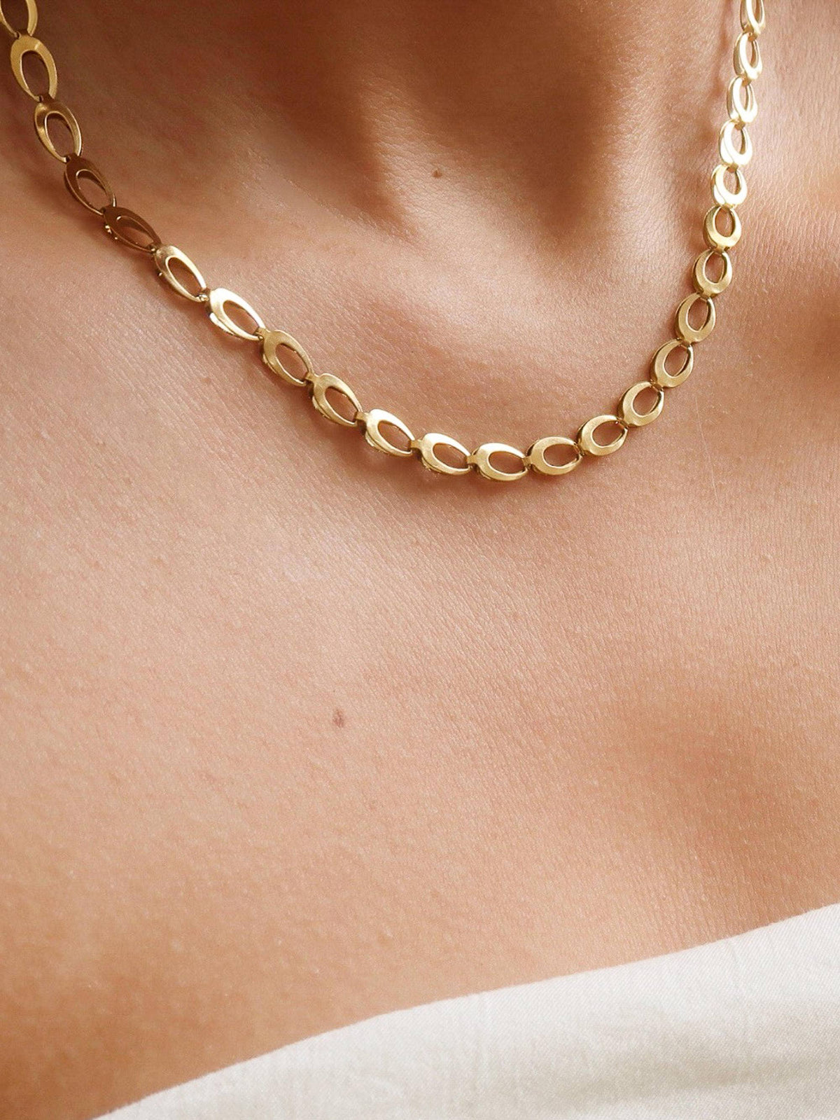 EVA Oval Link Chain Necklace