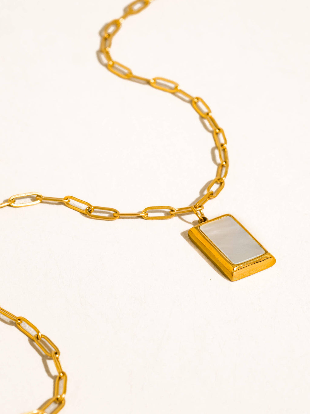 EVA Seashell Pendant Necklace