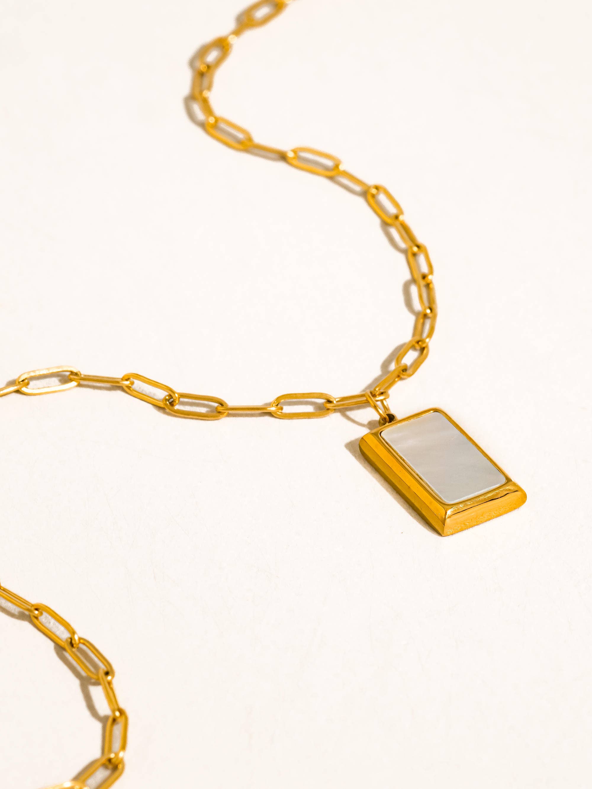 EVA Seashell Pendant Necklace