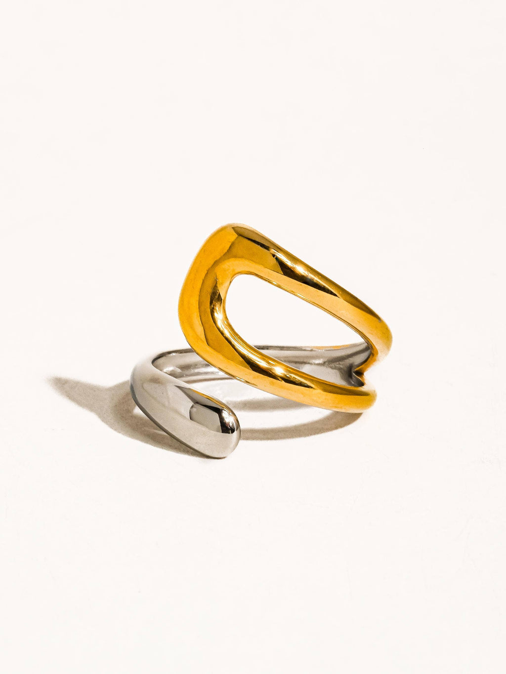 EVA Villa Ring: Mixed Metals