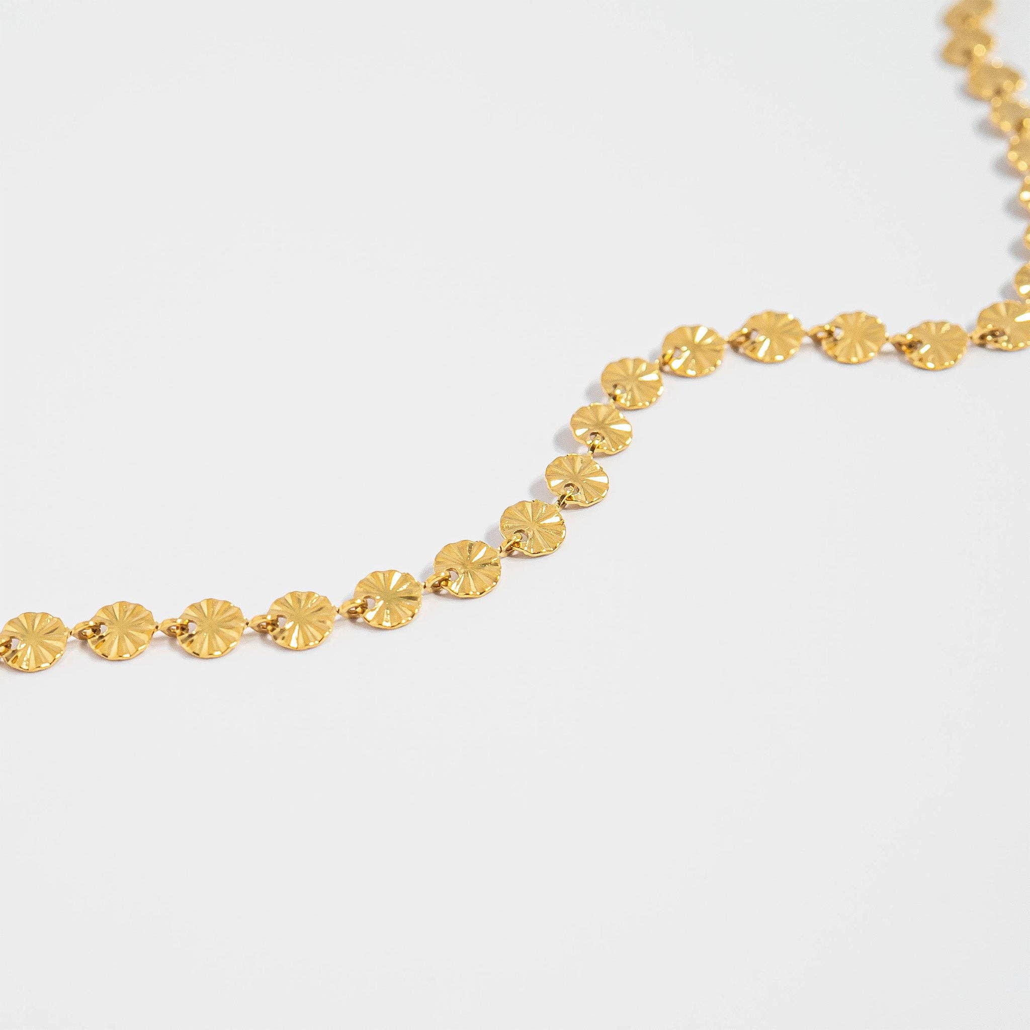 EVA Little Loop Necklace