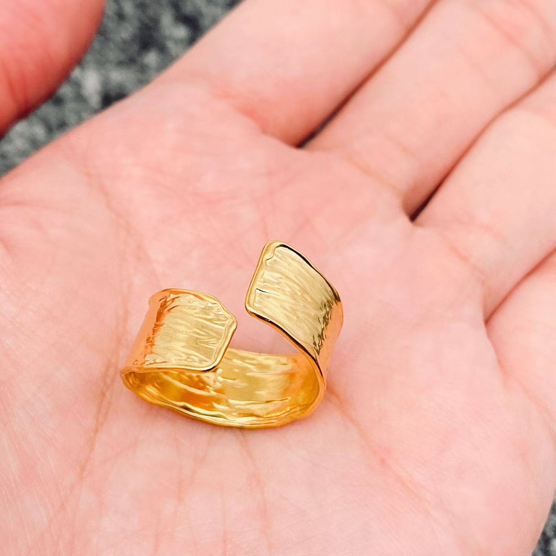 EVA Gold Wrapped in Love Ring