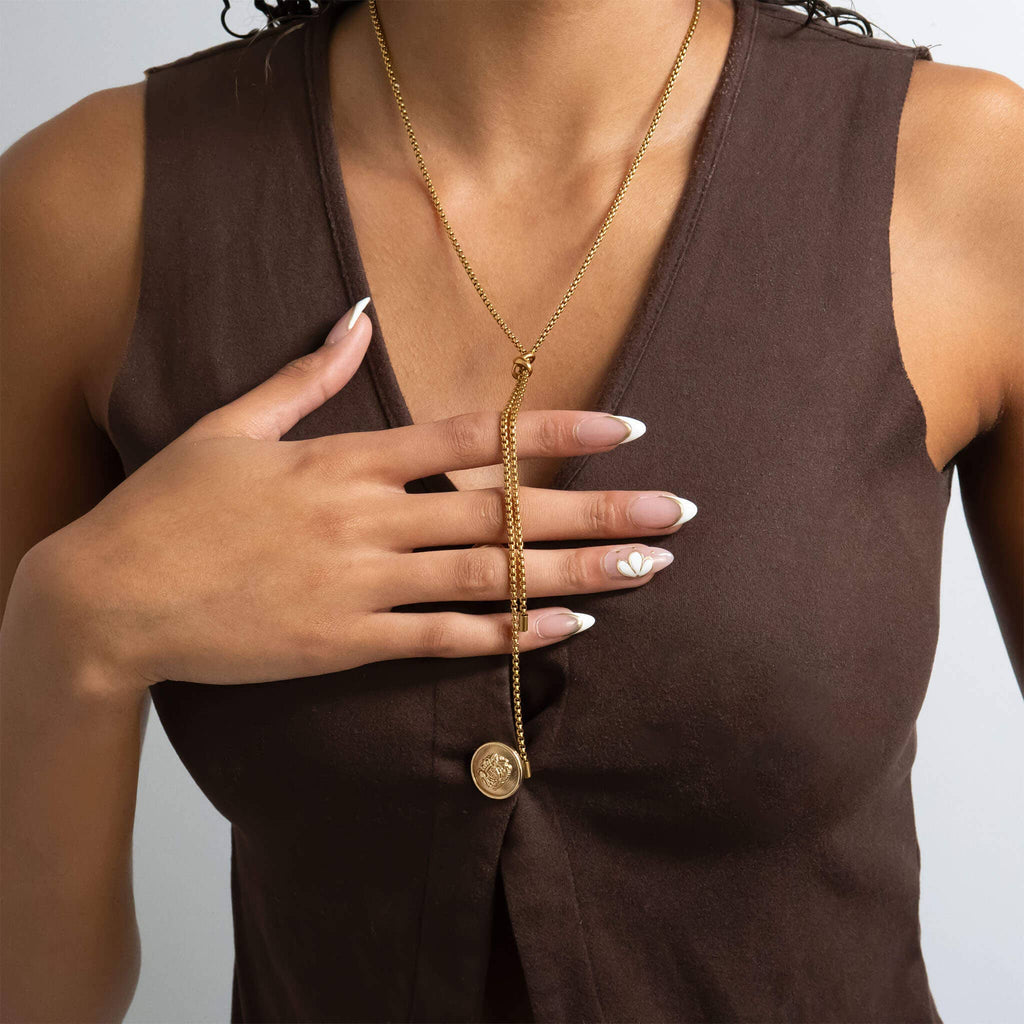 EVA Knotty Necklace