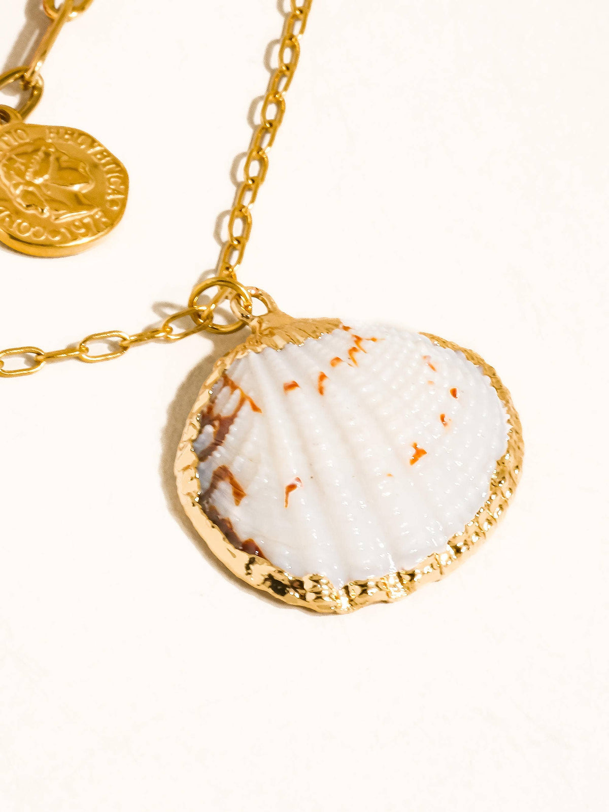 EVA Shellee 3-Layered Necklace