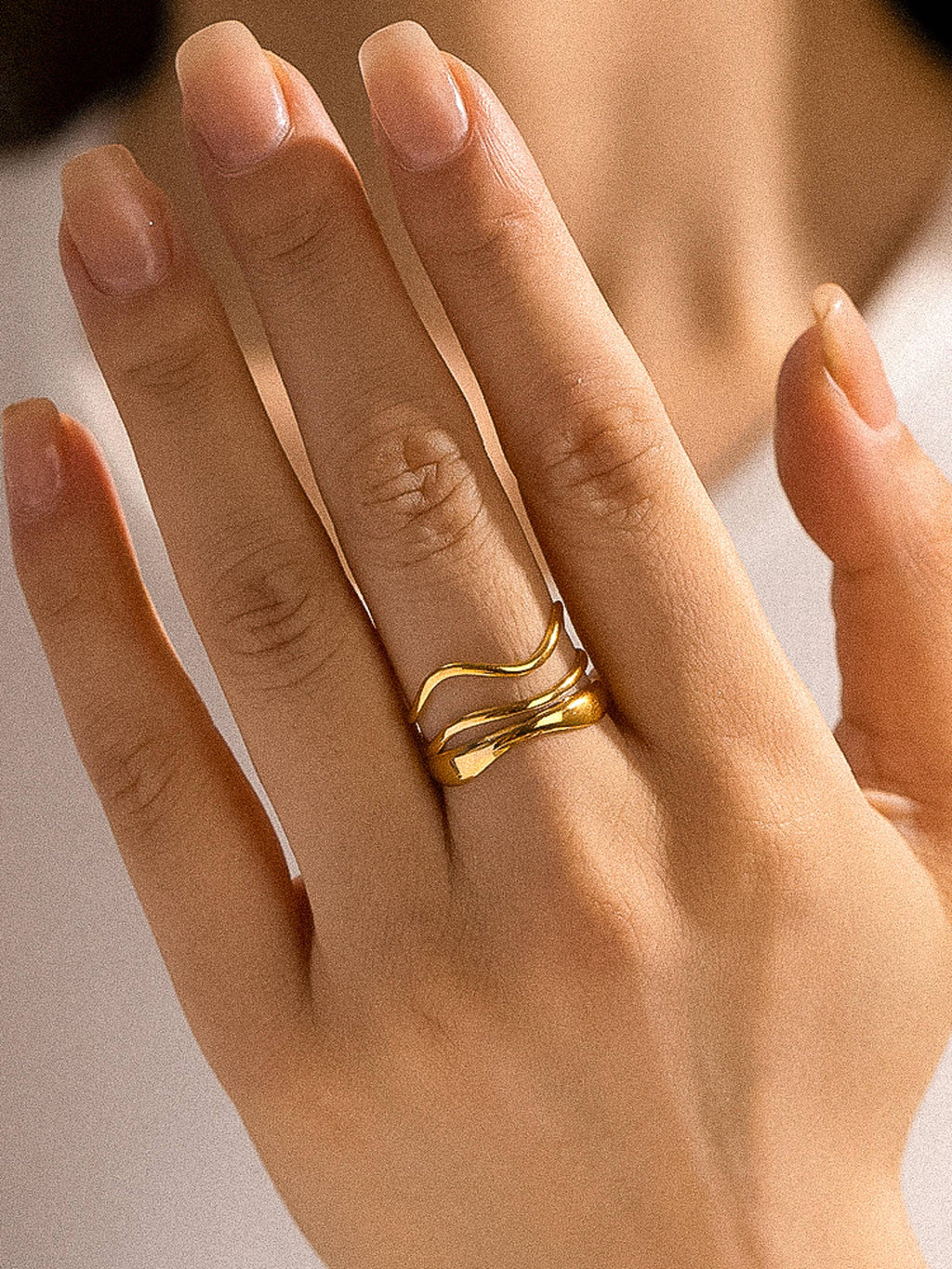 EVA Flowing & Glowing Ring