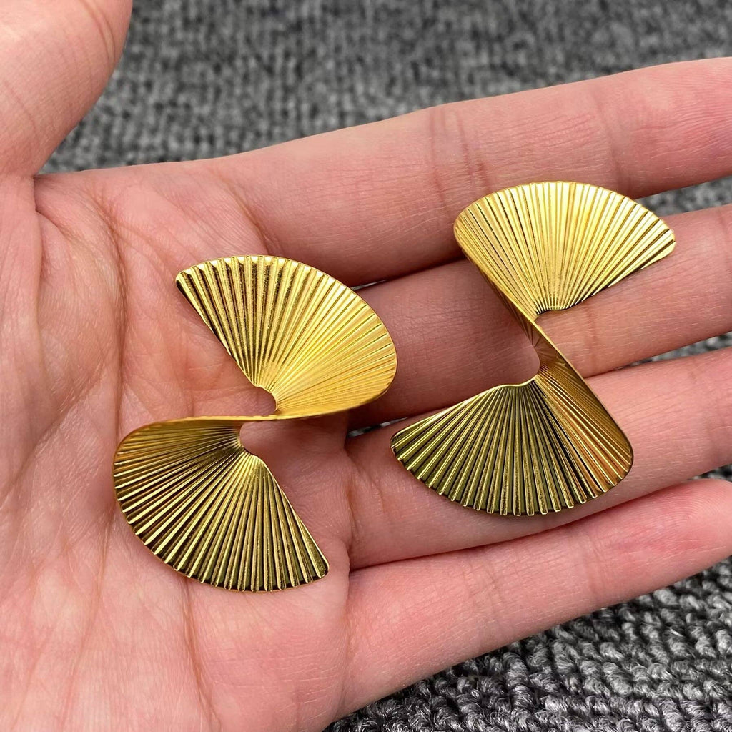 EVA Golden Twist Earrings