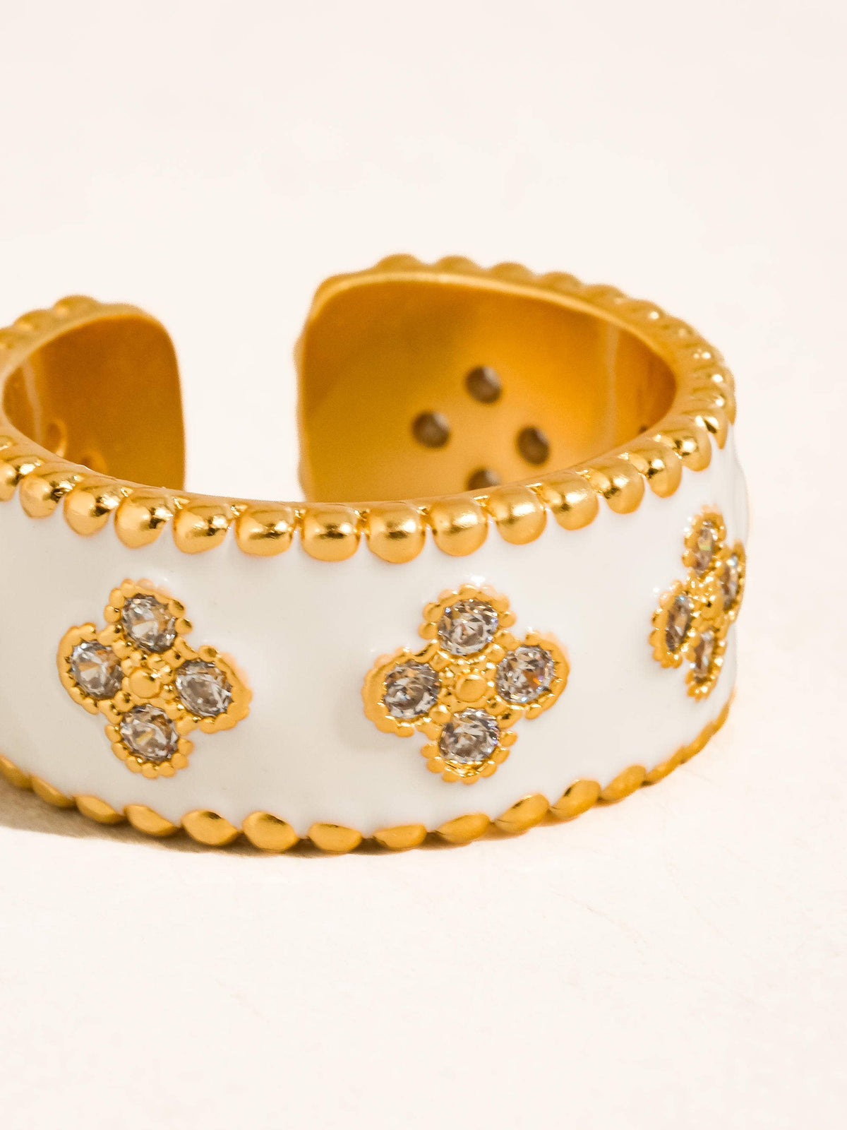 EVA White Flower Girl Ring
