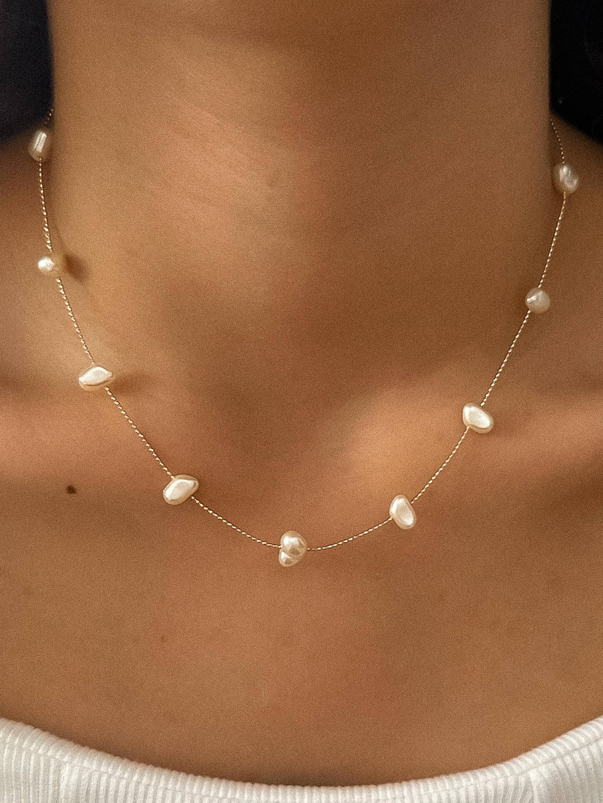 EVA Simple Pearl Necklace