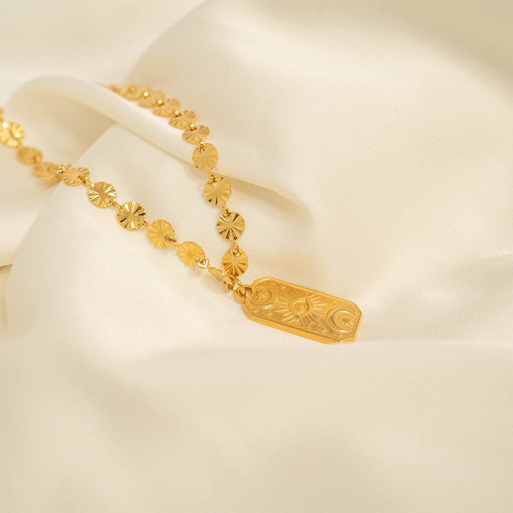 18K Gold PVD Stainless Steel Sunburst Chain Necklace: Stainless / 16+2"